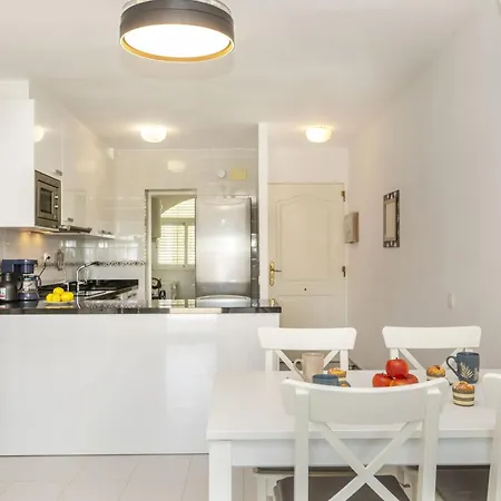 Esmeralda By Interhome Daire