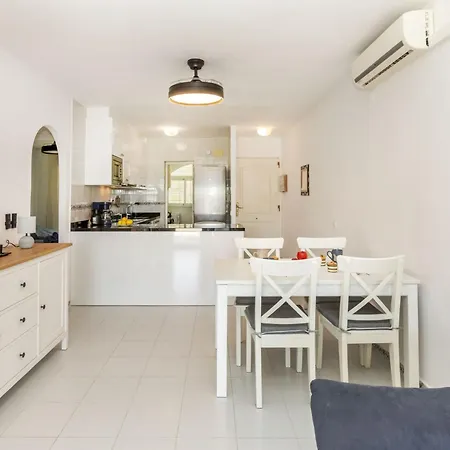 Esmeralda By Interhome Daire